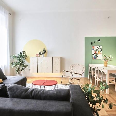 Unwind In Style W Sauna Dsgn 2Br Home Budapest Extérieur photo
