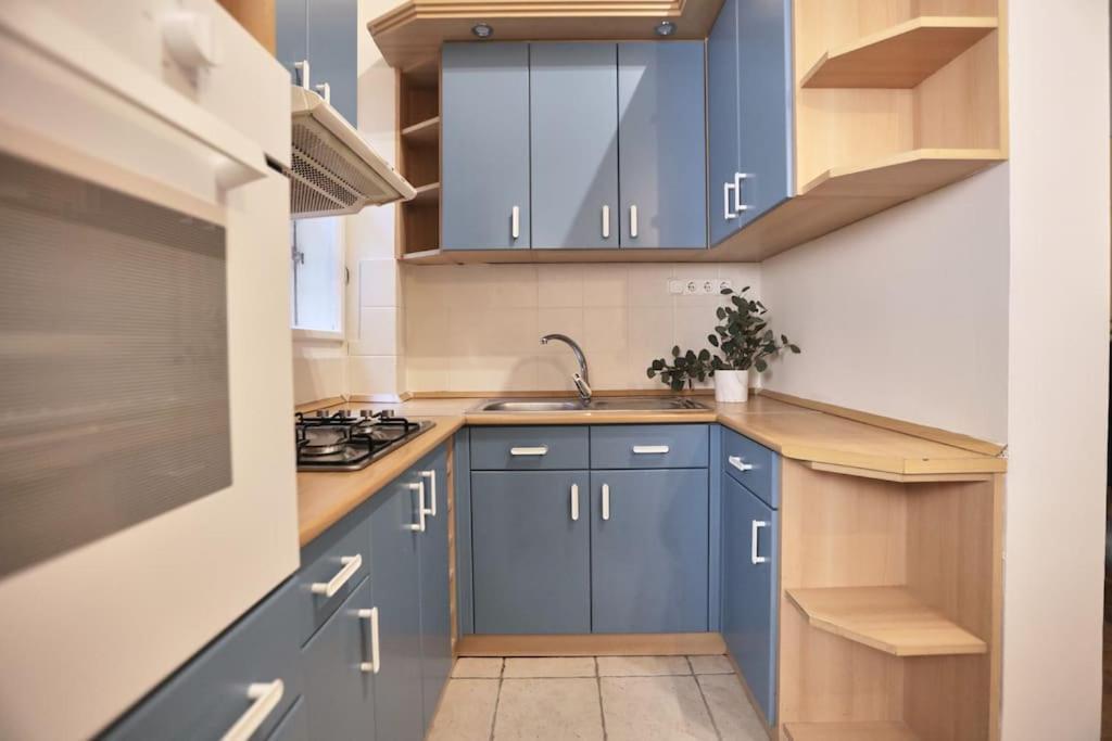 Unwind In Style W Sauna Dsgn 2Br Home Budapest Extérieur photo