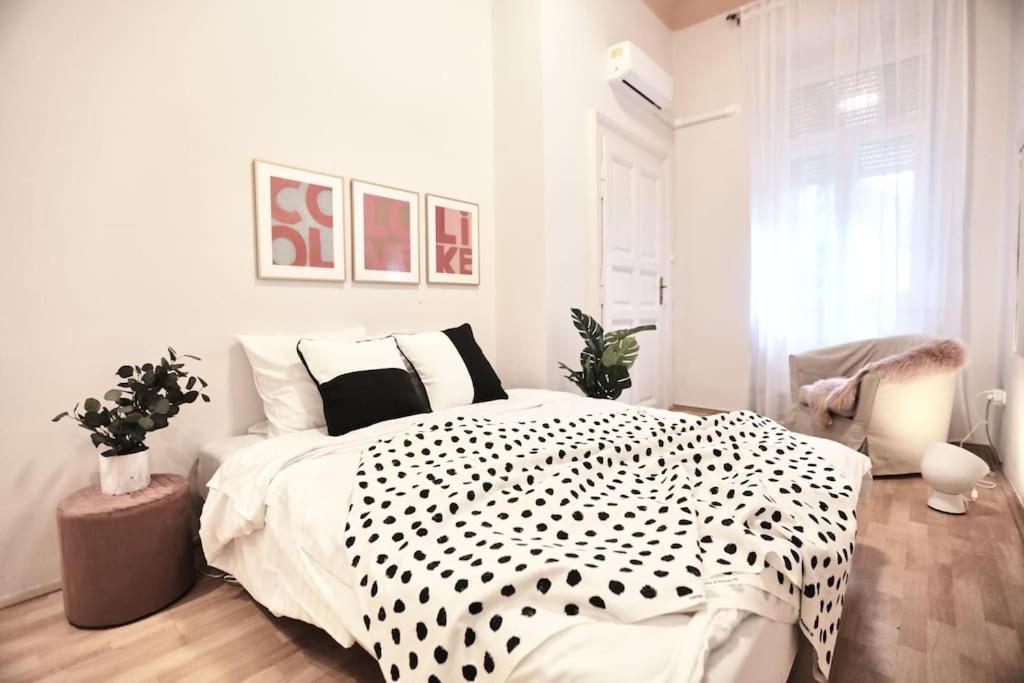 Unwind In Style W Sauna Dsgn 2Br Home Budapest Extérieur photo