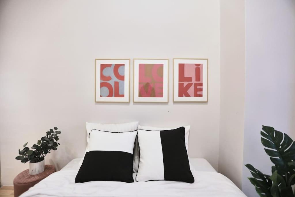 Unwind In Style W Sauna Dsgn 2Br Home Budapest Extérieur photo